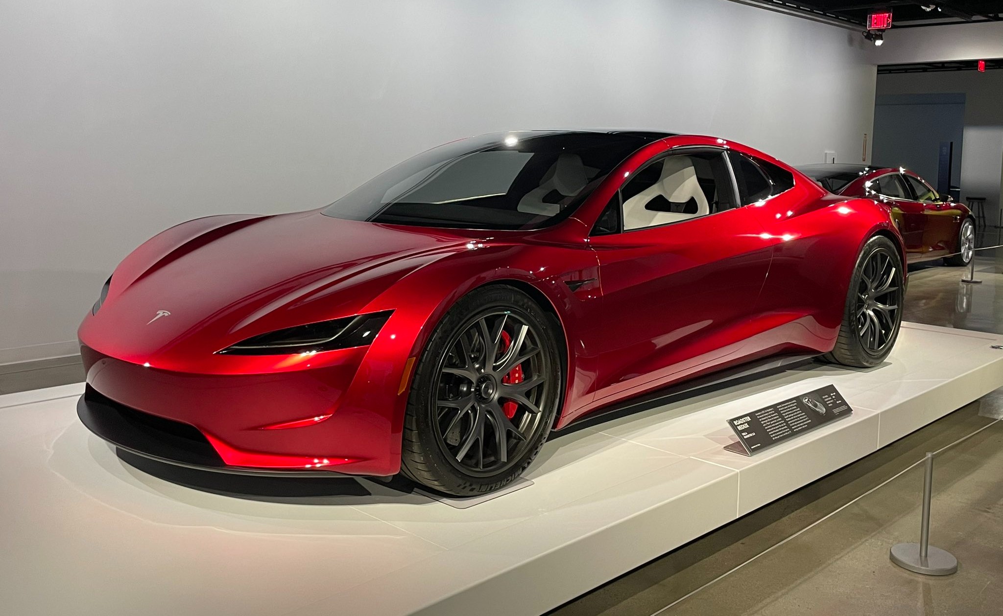 Första historiska Tesla Roadstern 15 år sedan den kom Carup.se