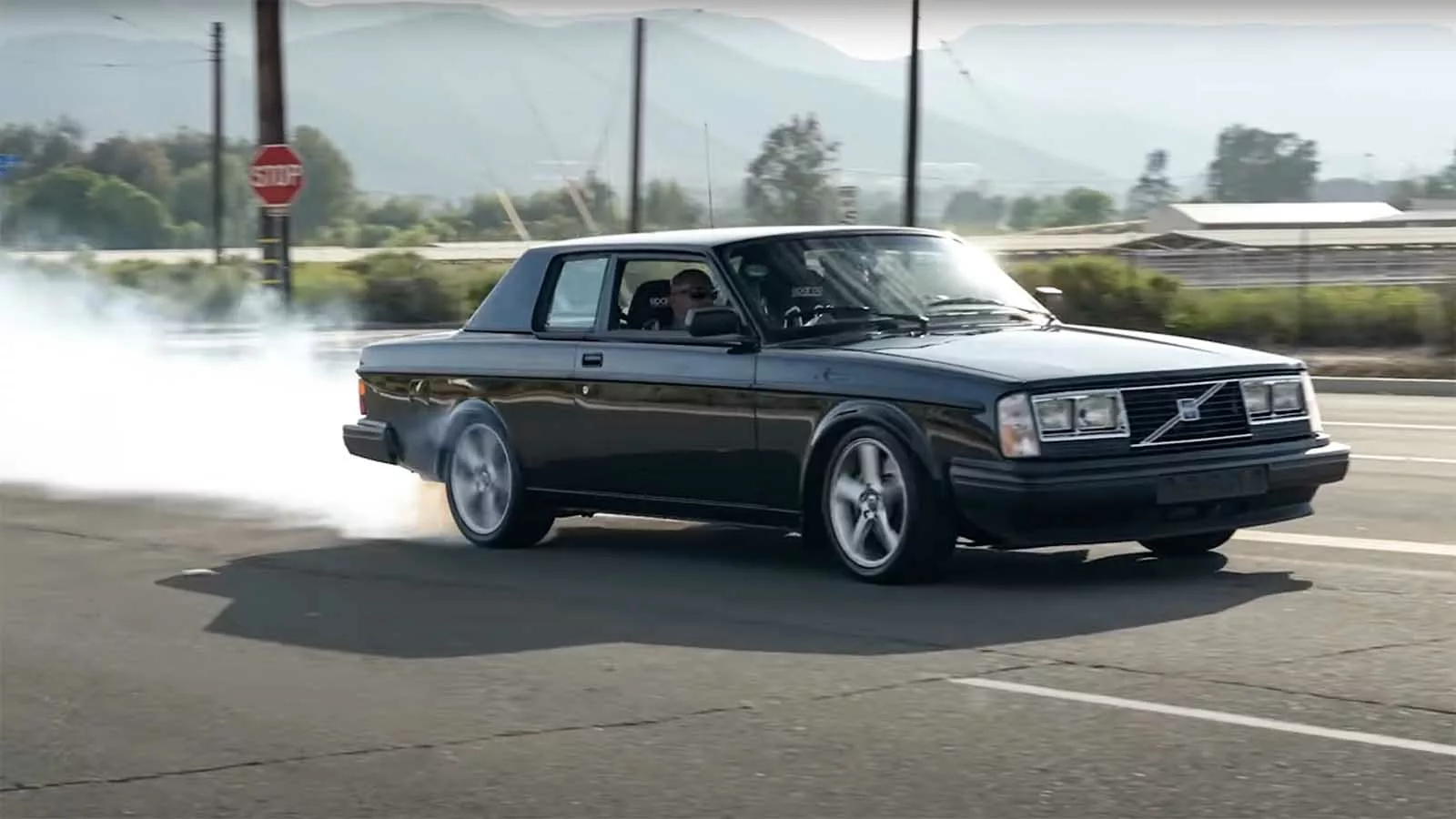 Se galna sleepern: Volvo 262 med Corvette-V8 på 670 hk | Carup.se