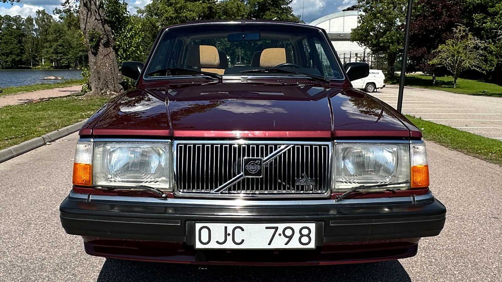 Budstrid om vanlig Volvo 240 – slog otroligt prisrekord | Carup.se