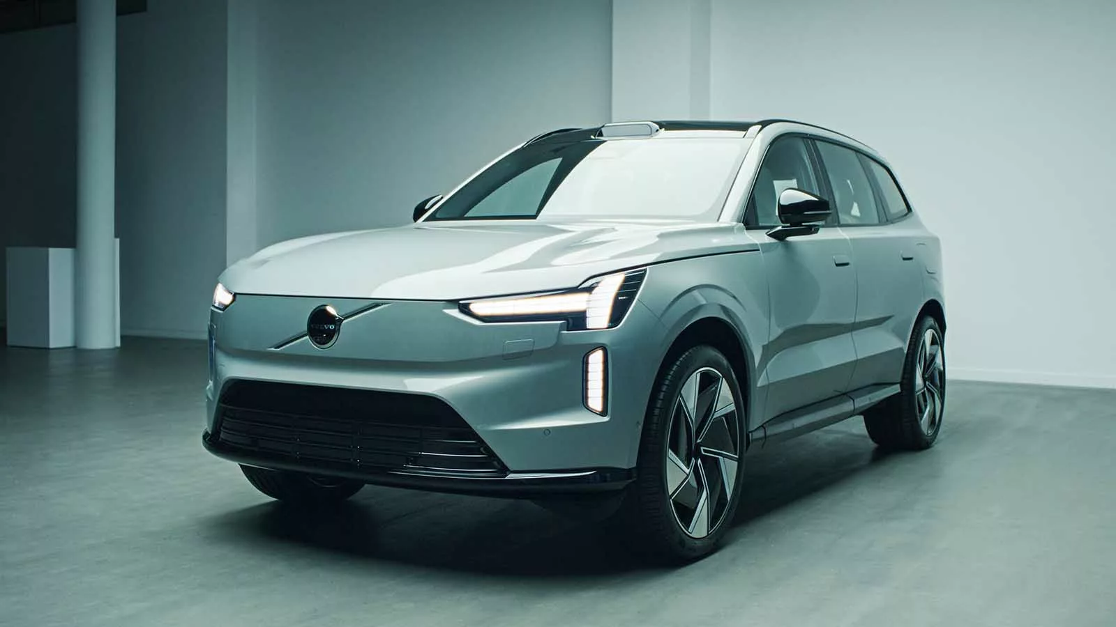 Volvo släpper billigare version av EX90 i Sverige | Carup.se