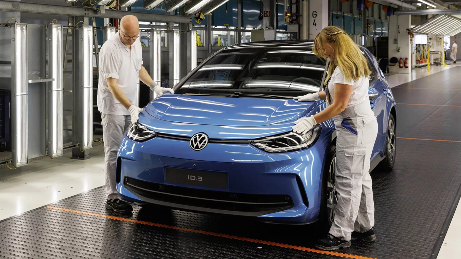 Efterfrågan på elbilar rasar – VW tvingas stoppa tillverkning | Carup.se