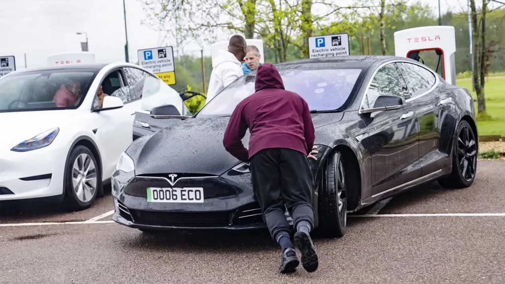 Tesla som gått 69 200 mil chockar i räckviddstest