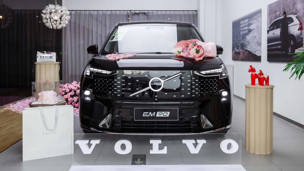 Elbilar ner 57% – nu skär Volvo ner i Kina