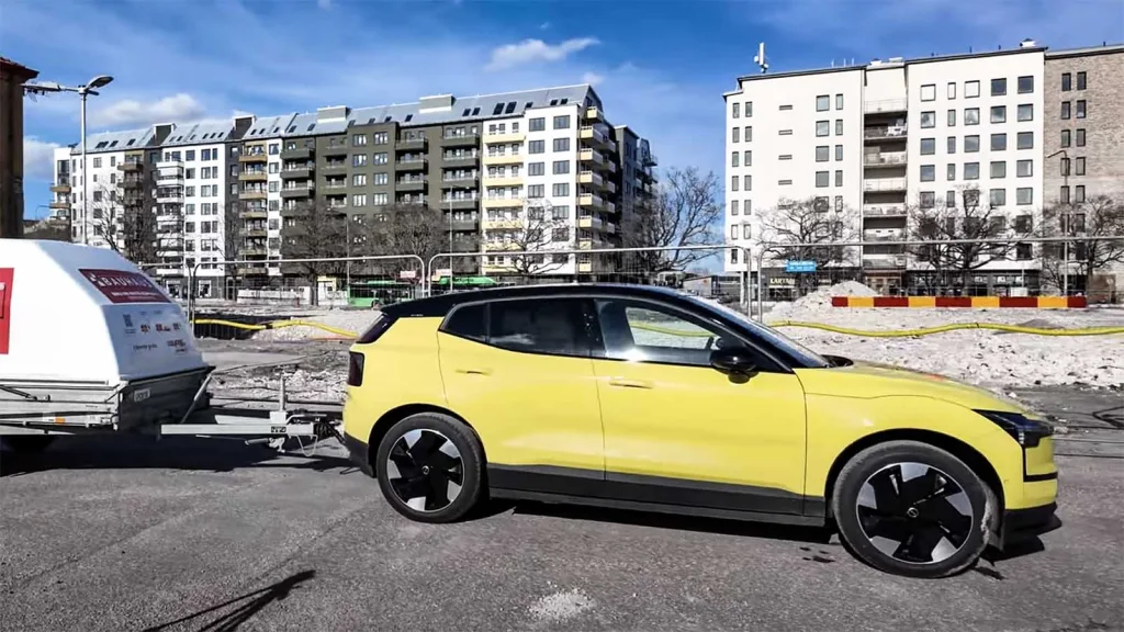 Farthållaren slås ut när Volvos elbil drar släp