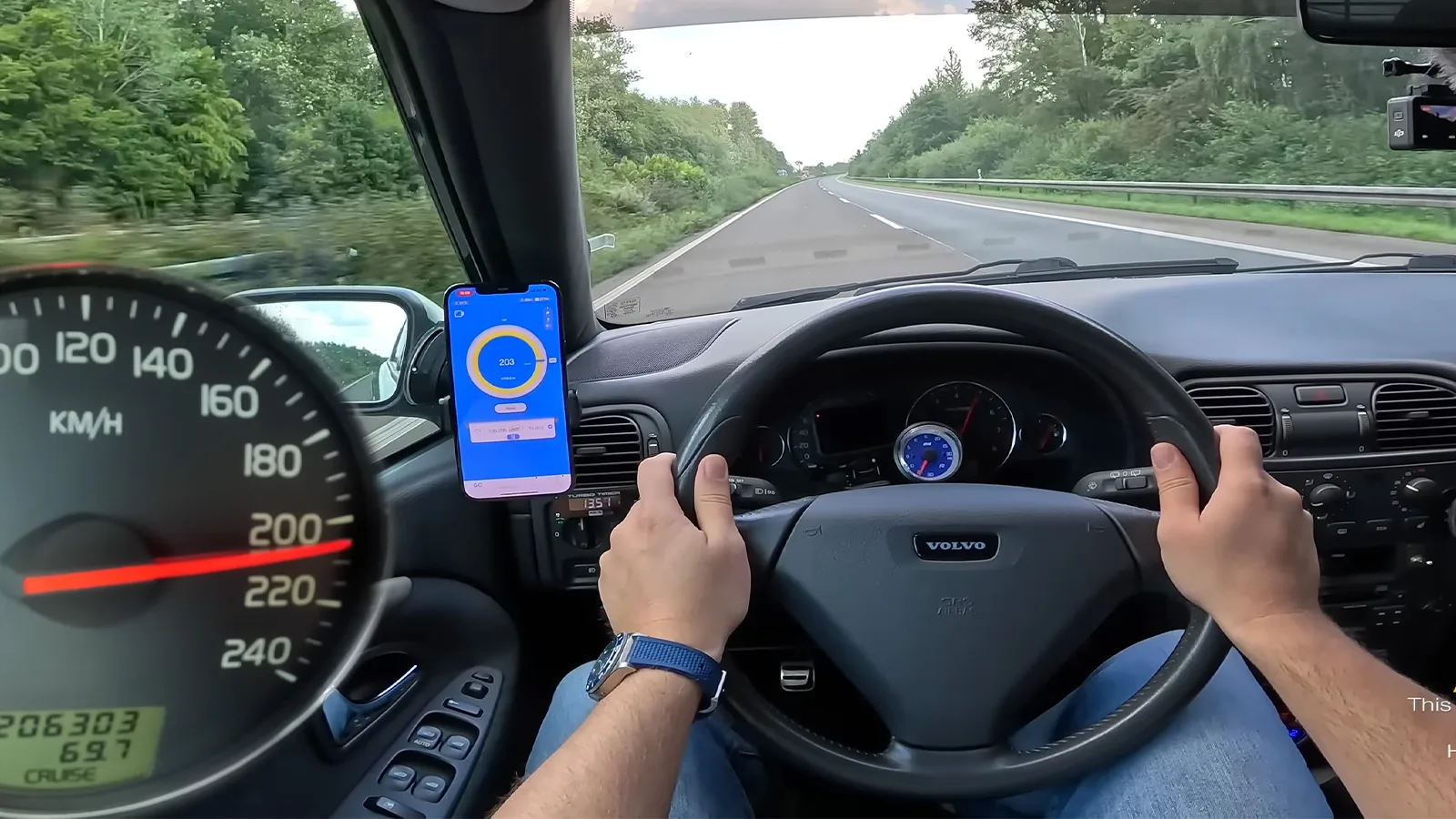 Maxar ur 22 år gamla Volvon på Autobahn