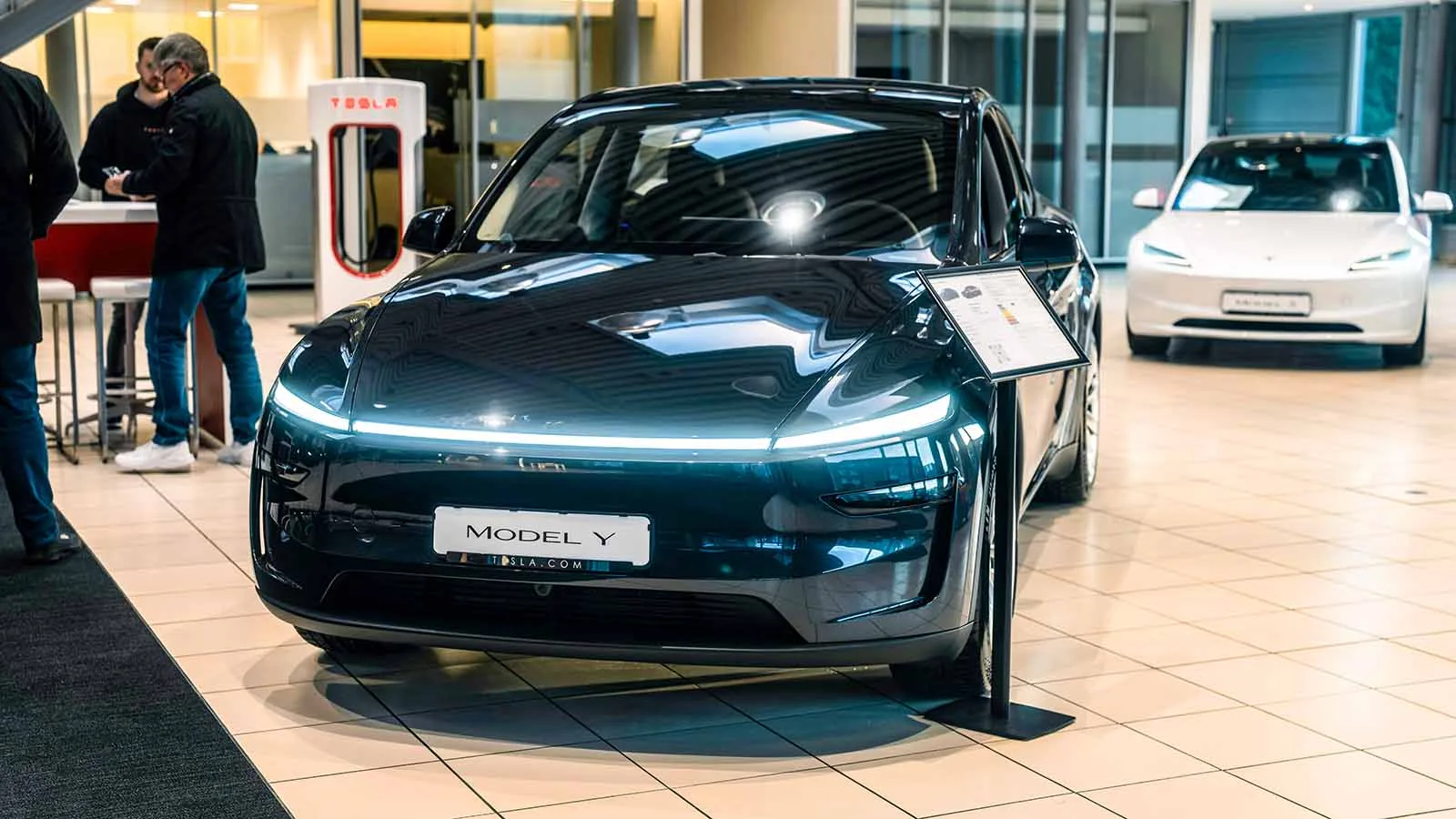 Teslas revansch – etta på biltoppen i Sverige igen