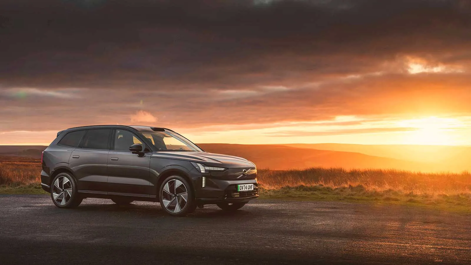 Volvo EX90: Owners Fined as Headlights Fail – Safety Concerns Rise