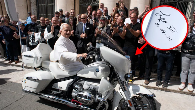 Påven BMW motorcykel
