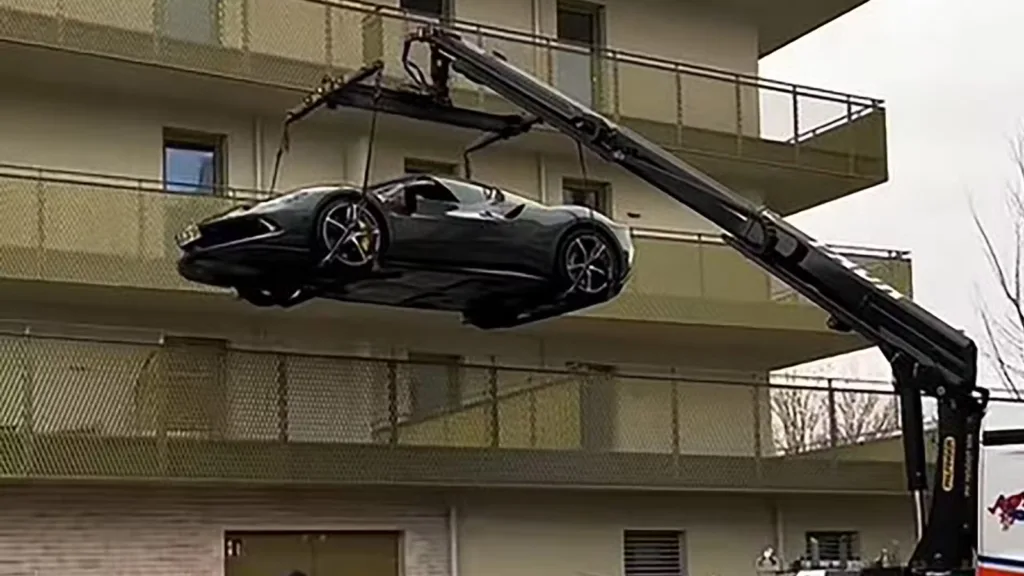 Ferrari lyftkran balkong