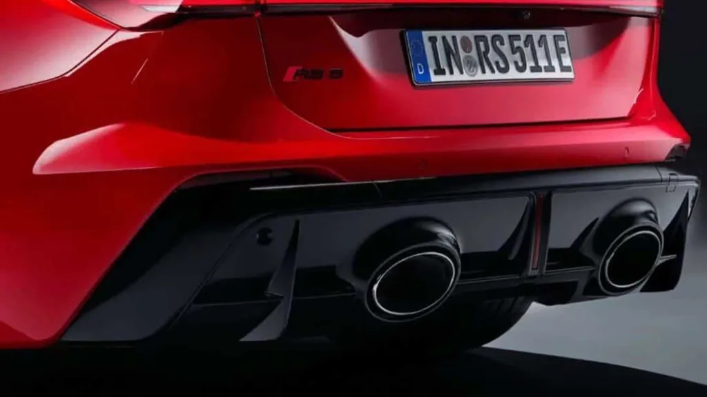 Första bilderna på Audis nya monster-kombi