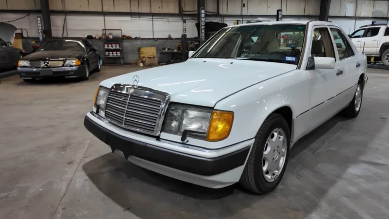 Mercedes benz 300E