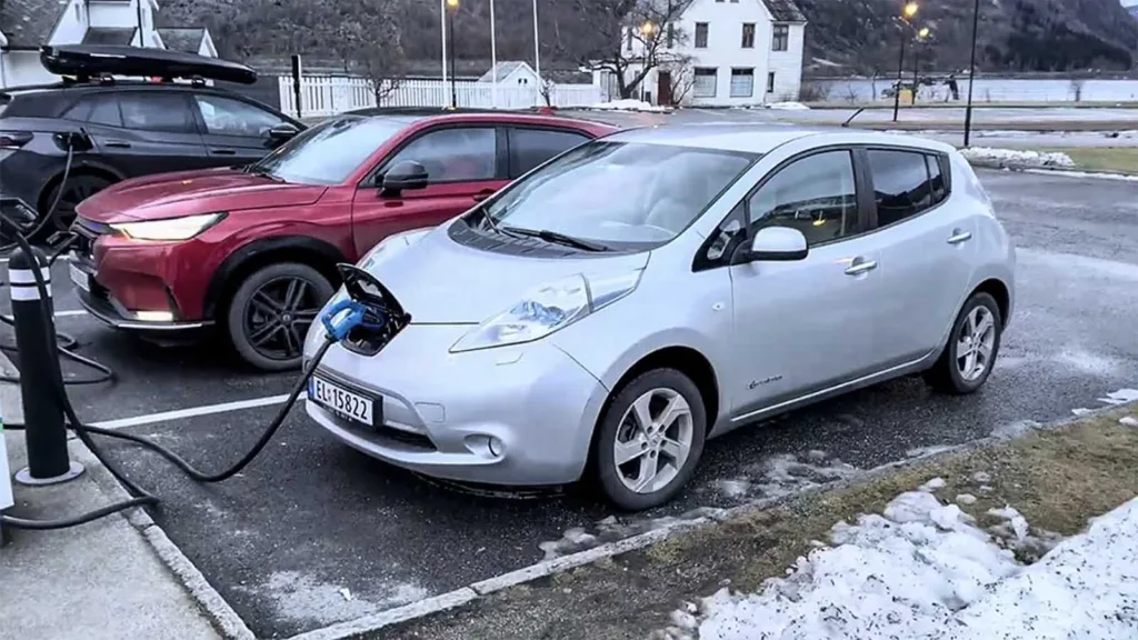Så otroligt lång tid tog 215 mil i gammal elbil