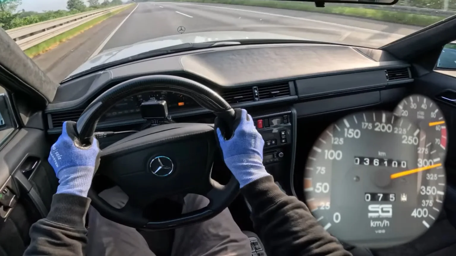 Mercedes Benz W124 restmod toppfart