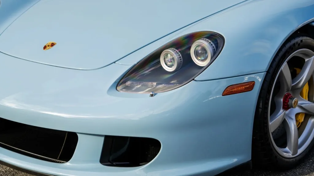 Carrera Detalj