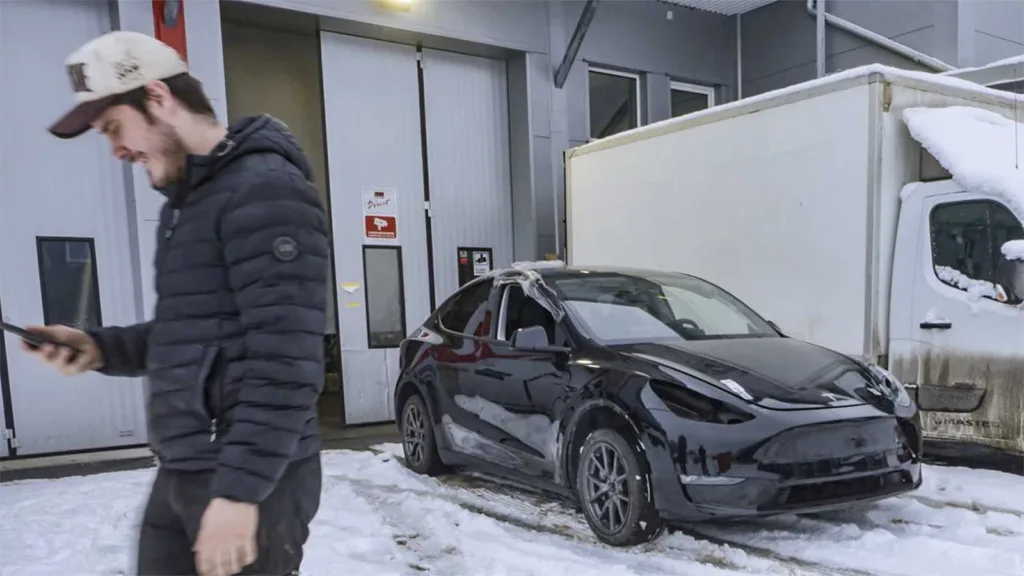 Köpte krockad Tesla för 45 000 kr