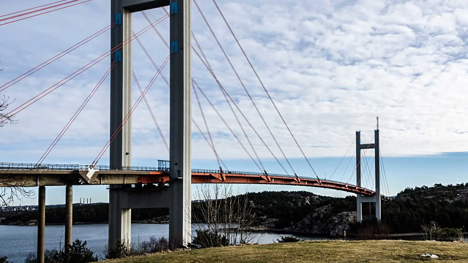 Slog till på bron – mardrömsvecka för fortkörare | Carup.se