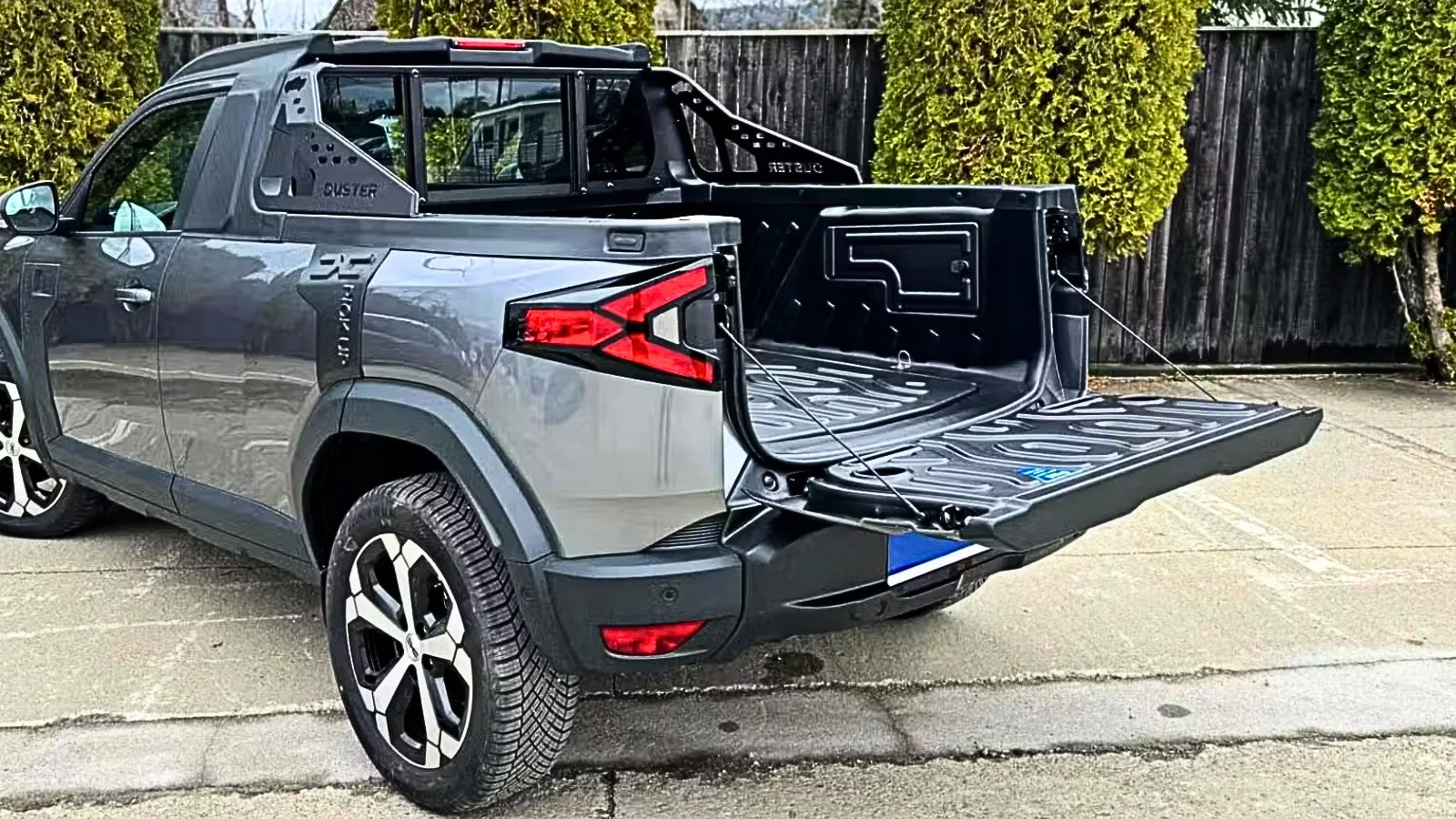 Dacia Duster släpps som pickup