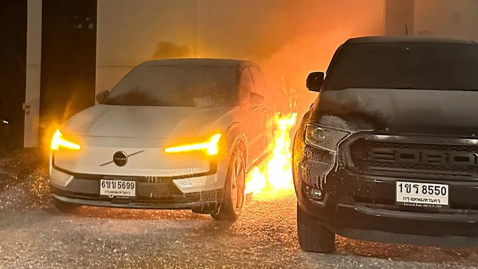 Volvo stäms av myndighet efter bränder i elbilar