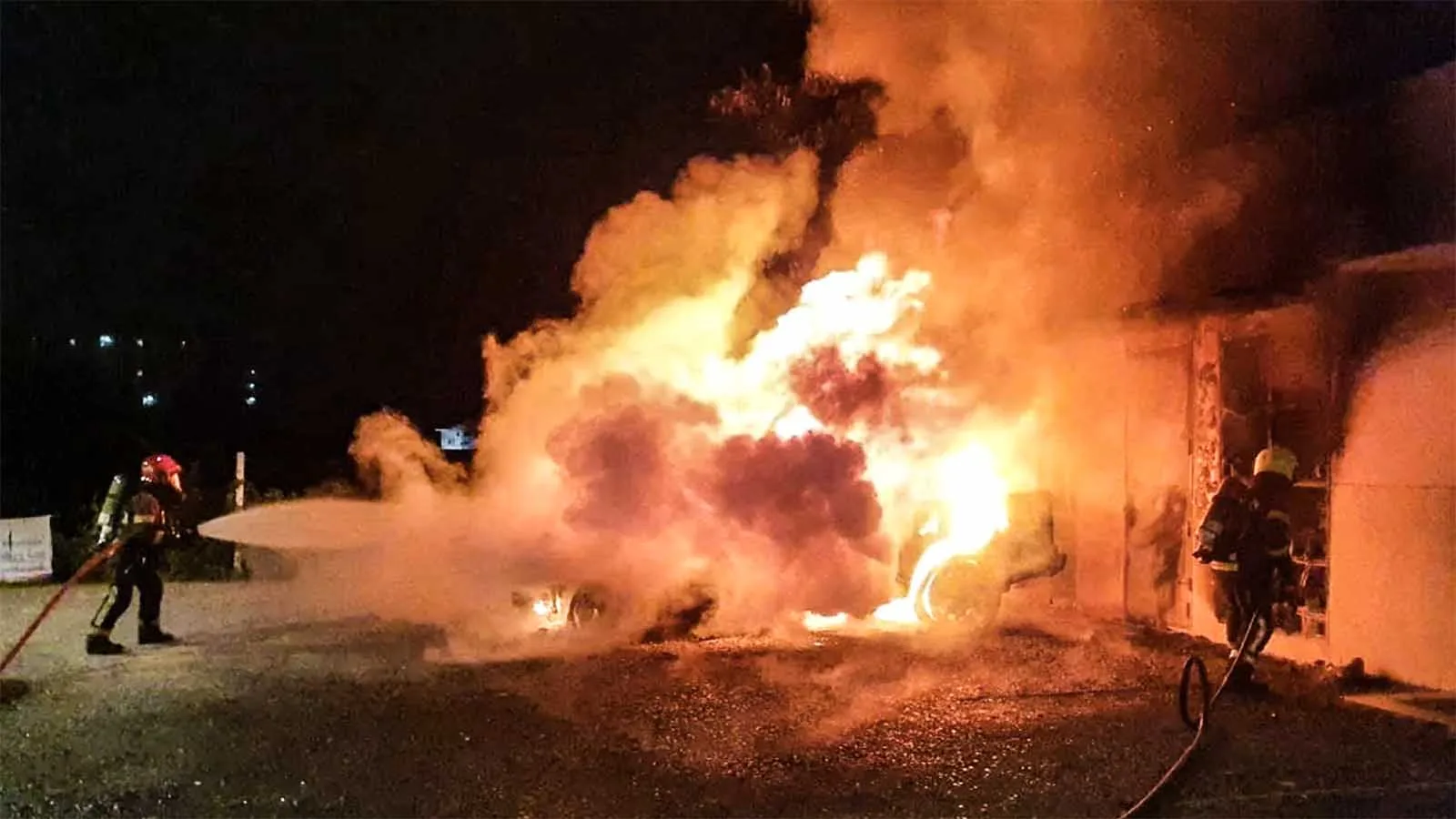 Volvo om bränderna: Ägarna laddade över gränsen