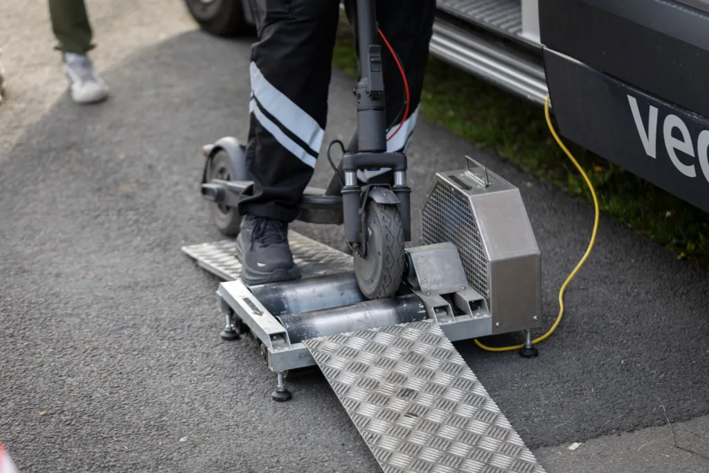 Norska polisen testar elsparkcykel