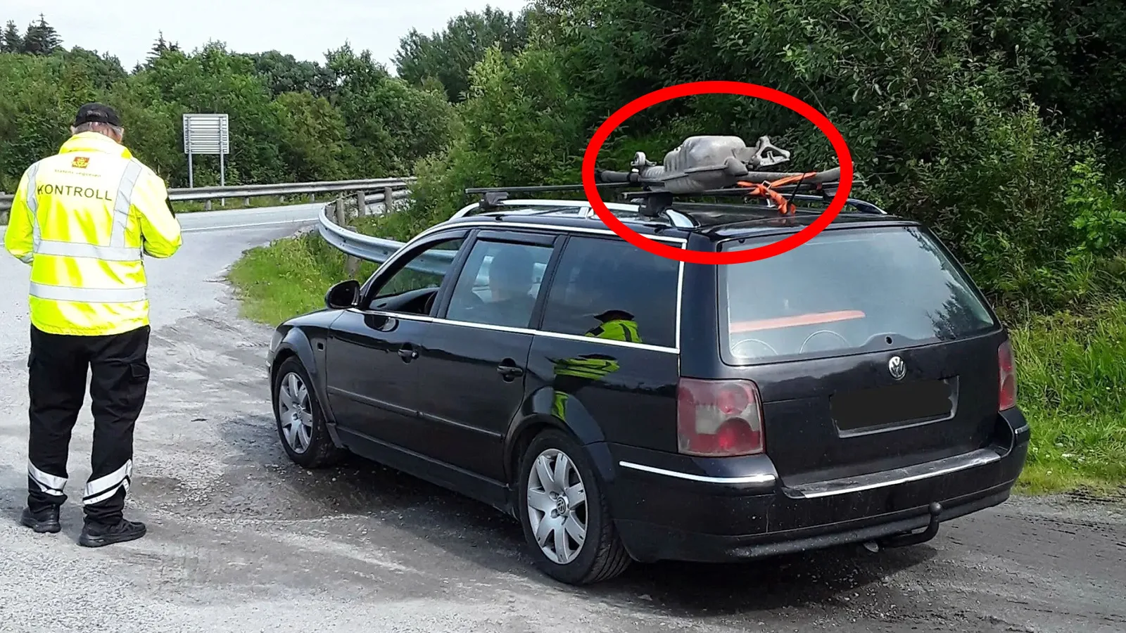 Körförbud omedelbart: Hade viktig bildel på taket